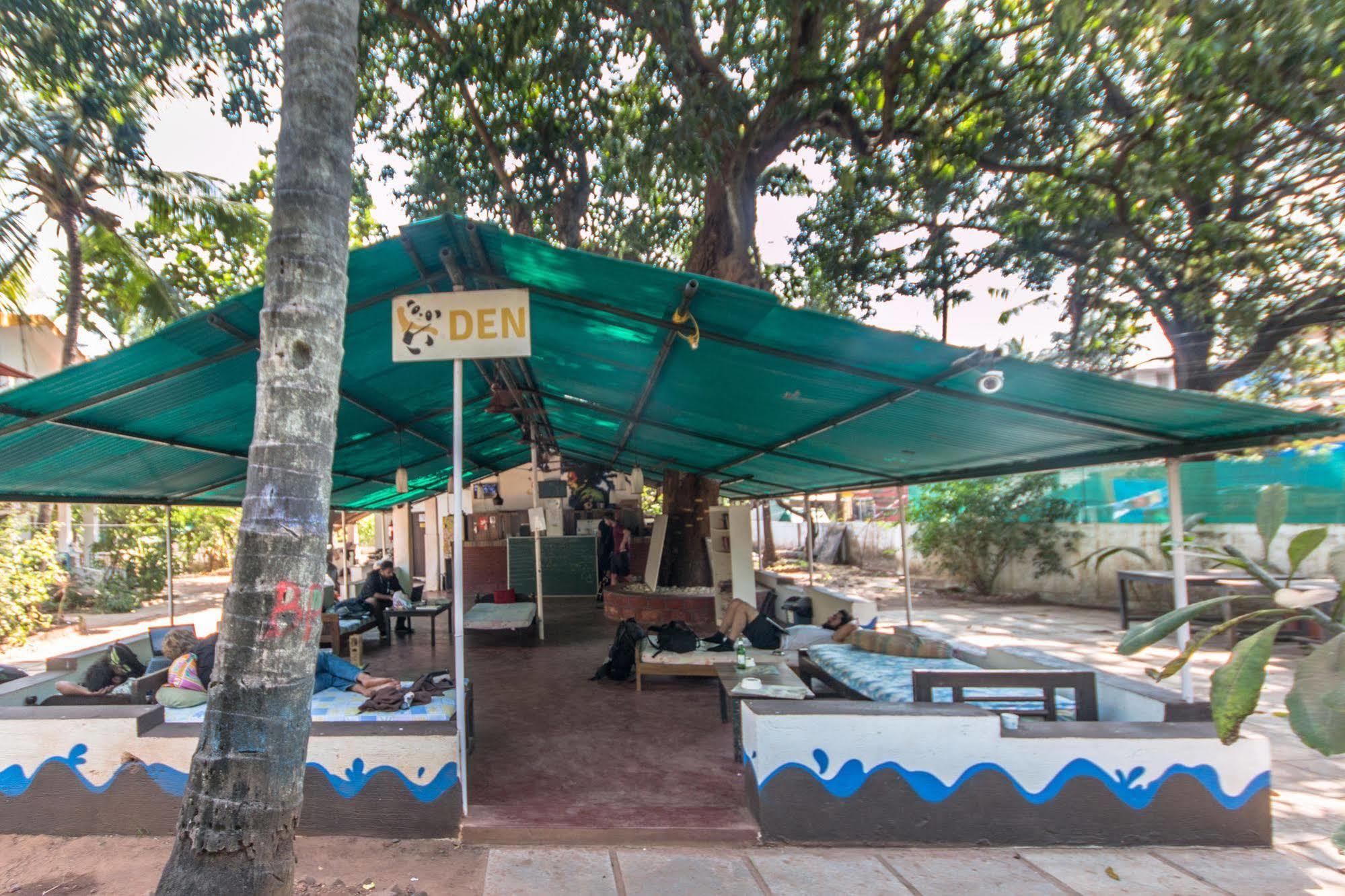 Backpacker Panda Goa Hostel Calangute Exterior photo